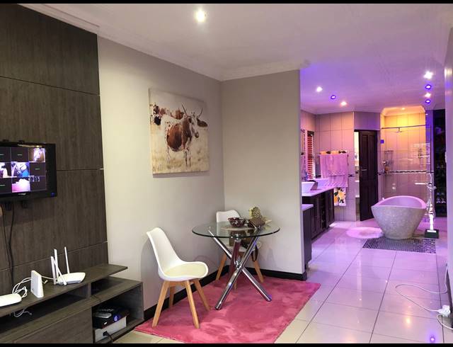 4 BEDROOM TOWNHOUSE FOR SALE IN RISIVILLE